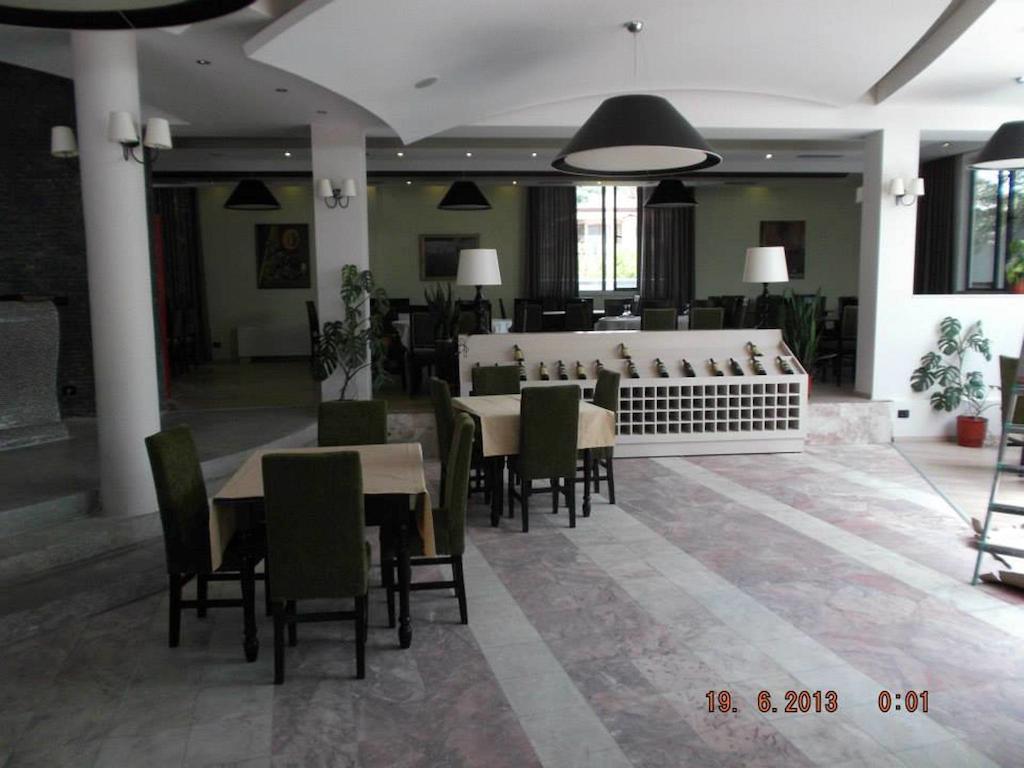 Sirena Hotel Tushemisht Exteriér fotografie