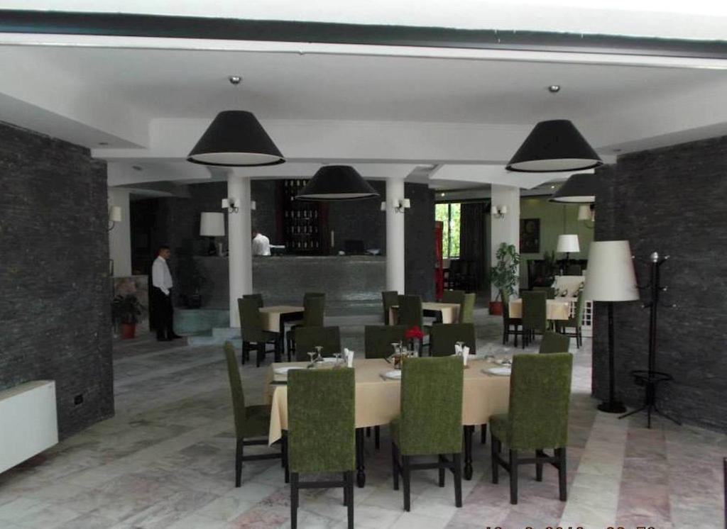 Sirena Hotel Tushemisht Exteriér fotografie