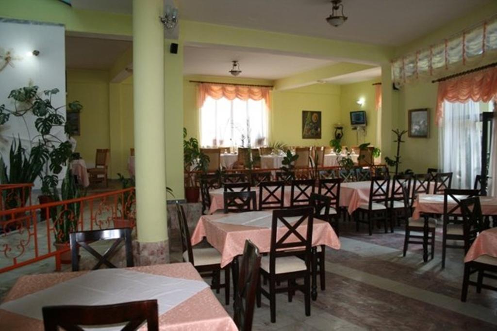 Sirena Hotel Tushemisht Exteriér fotografie